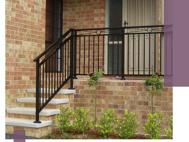 Уличные перила из металла под ключ в Сальске