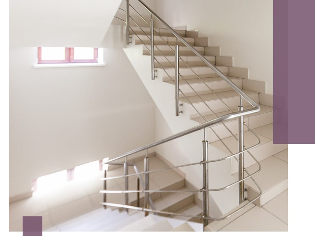 Установка и замена перил в подъезде в Сальске