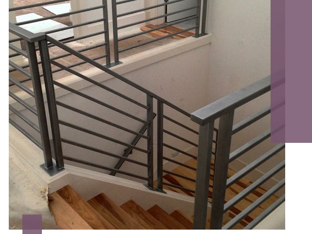 Изготовление поручней из металла и дерева в Сальске