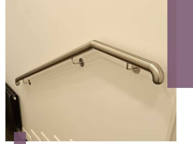 Изготовление пристенных поручней в Сальске под ключ за сроки